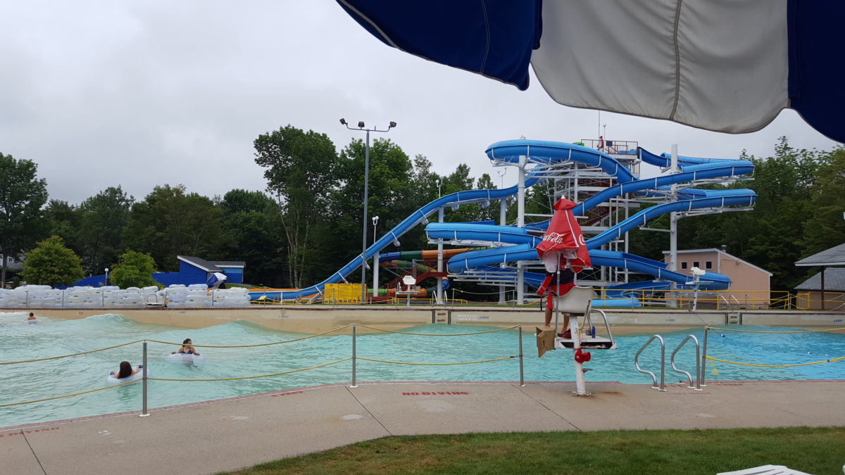 Whale's Tale Waterpark wave pool
